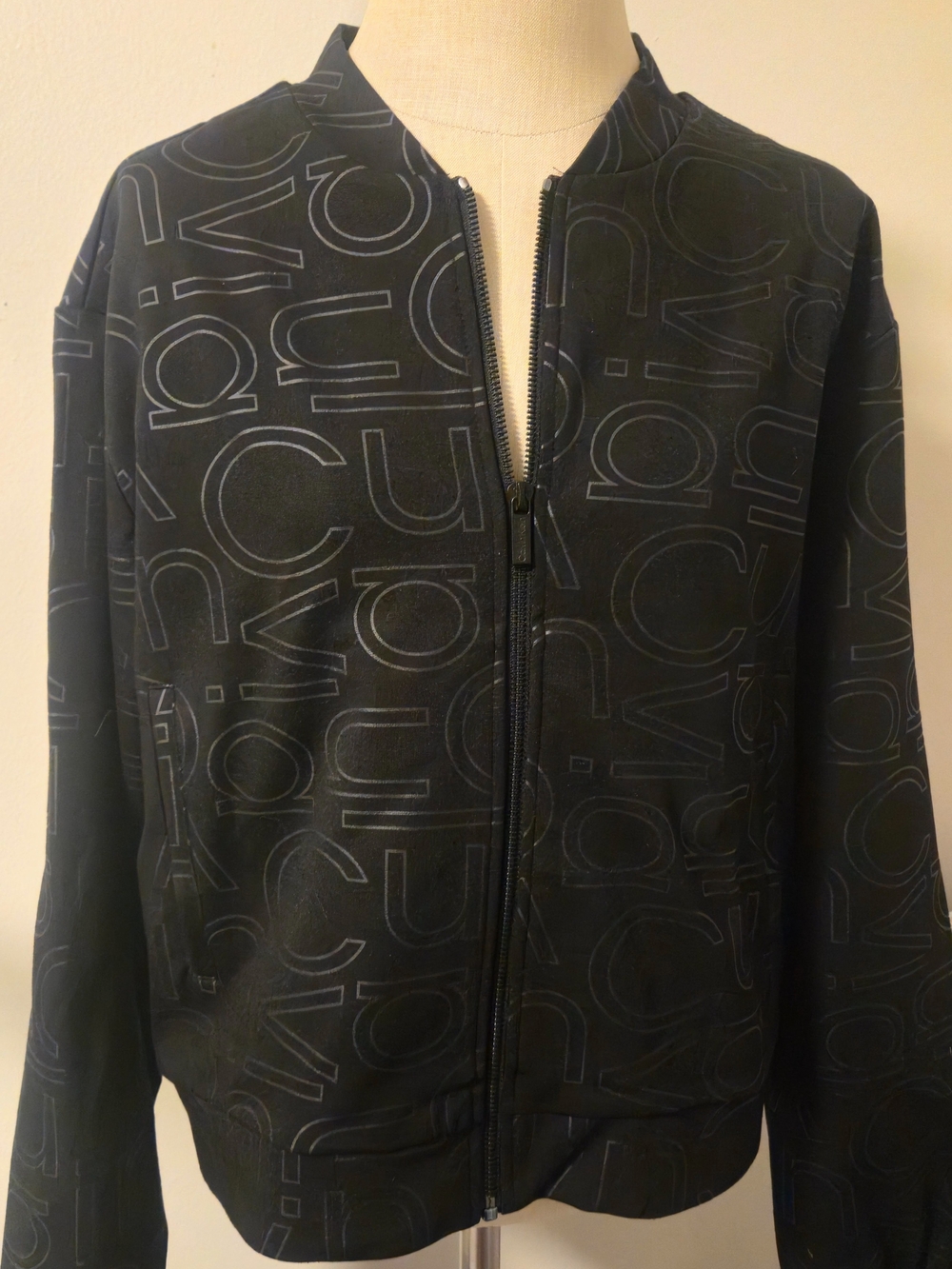 Nwot Women's Calvin Klein Black Bomber Jacket W/ Subtle Logo Print Medium